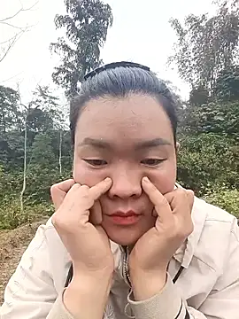 Snapshot of meomeo-00 chatting on February 1, 10:14 am meomeo-00 online show from February 1, 10:14 am