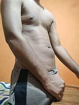 Snapshot of BhonduBaby chatting on February 14, 7:32 pm BhonduBaby online show from February 14, 7:32 pm