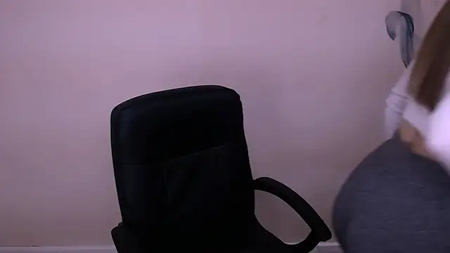 MillaTems  online show from December 16, 7:46 am