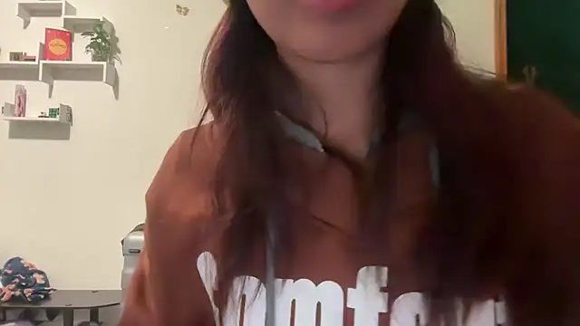 tinydaisy21 online show from December 23, 2:42 am