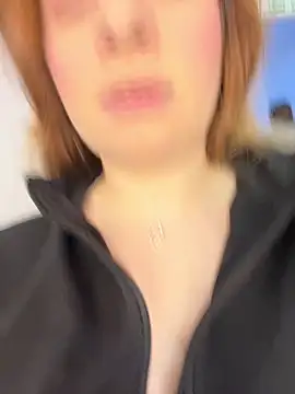 AmberRosewood online show from March 13, 4:30 am