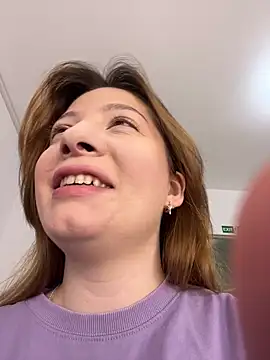 AmberRosewood online show from March 21, 4:28 am