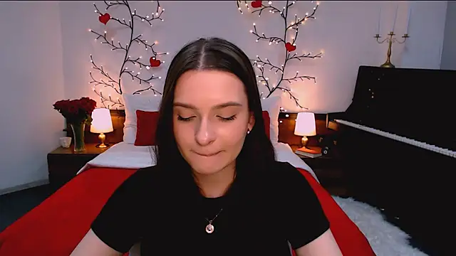 charming berry online show from December 4, 1:09 pm