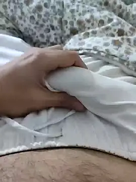 Snapshot of berkkderlerr chatting on November 17, 3:51 pm berkkderlerr online show from November 17, 3:51 pm