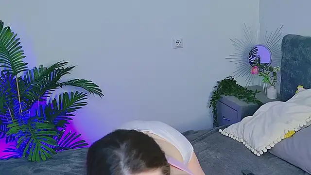 SilentLily online show from March 19, 6:17 am