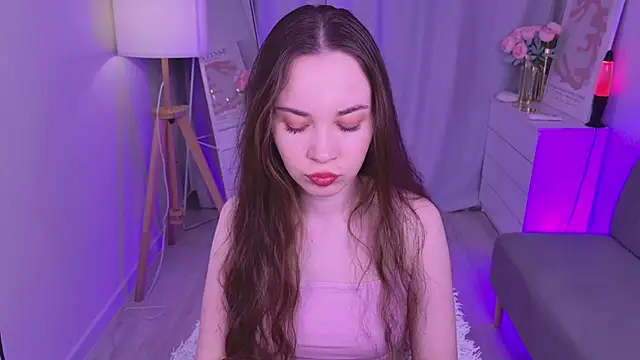 SilentLily online show from April 2, 2:04 pm