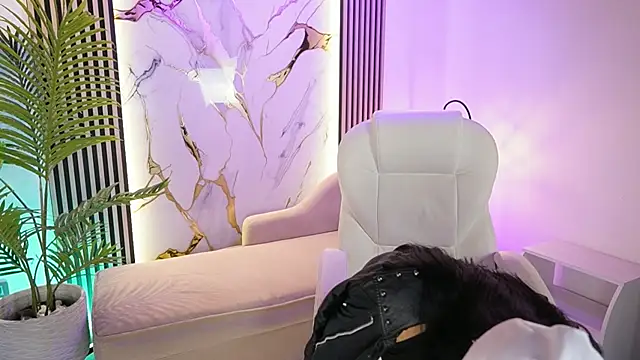 MeganLowell online show from November 27, 7:05 pm