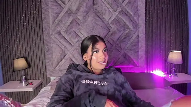 ShirleyJones  online show from November 30, 12:42 pm