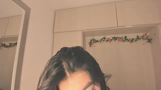 ShirleyJones  online show from December 20, 8:38 pm