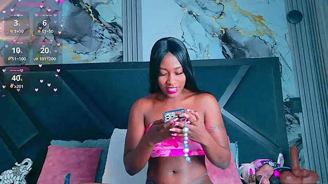 Snapshot of SofiaCopper chatting on March 18, 2:47 am SofiaCopper online show from March 18, 2:47 am