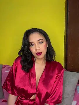 Esmerald 1111 online show from May 13, 9:06 am