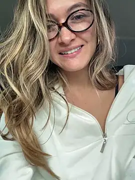 Snapshot of GeorginaBlack chatting on February 19, 8:05 pm GeorginaBlack online show from February 19, 8:05 pm