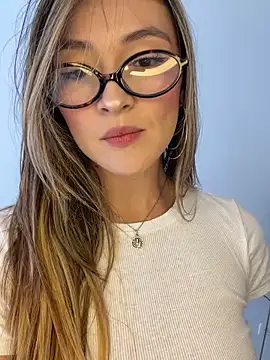 Snapshot of GeorginaBlack chatting on March 11, 6:25 pm GeorginaBlack online show from March 11, 6:25 pm