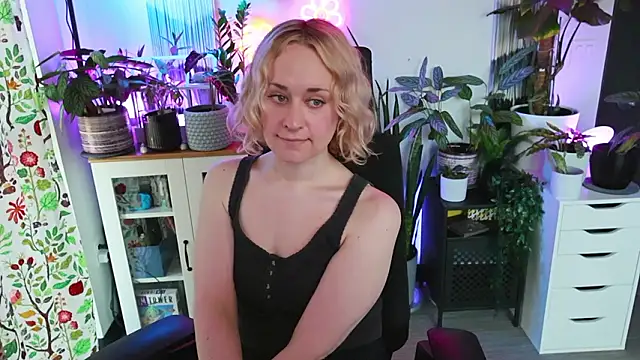 Snapshot of xzoeyryanx chatting on February 4, 9:31 pm xzoeyryanx online show from February 4, 9:31 pm