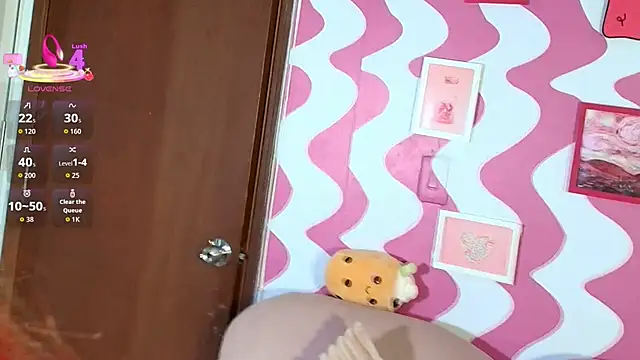 the girl with the red hai online show from February 2, 3:16 am