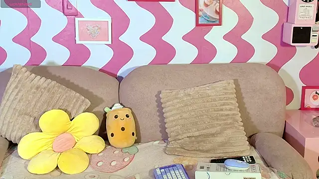 the girl with the red hai online show from February 5, 3:22 am