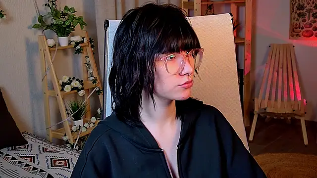 RickiOwens online show from February 12, 7:58 am