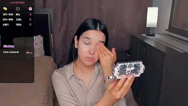 MeliaMelchiori online show from February 10, 1:15 pm