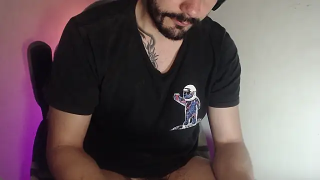 Snapshot of LuciferSantoryu chatting on February 5, 4:44 pm LuciferSantoryu online show from February 5, 4:44 pm