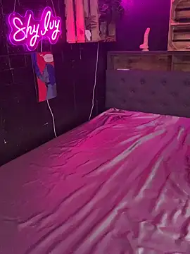 Snapshot of Shy-Ivy chatting on December 1, 10:37 pm Shy-Ivy online show from December 1, 10:37 pm