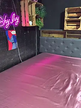 Snapshot of Shy-Ivy chatting on January 11, 10:48 pm Shy-Ivy online show from January 11, 10:48 pm