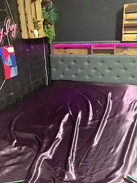 Snapshot of Shy-Ivy chatting on March 9, 10:58 pm Shy-Ivy online show from March 9, 10:58 pm