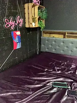 Snapshot of Shy-Ivy chatting on March 10, 9:42 pm Shy-Ivy online show from March 10, 9:42 pm