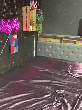 Snapshot of Shy-Ivy chatting on March 17, 10:13 pm Shy-Ivy online show from March 17, 10:13 pm