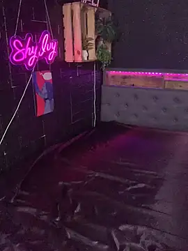 Snapshot of Shy-Ivy chatting on March 19, 10:14 pm Shy-Ivy online show from March 19, 10:14 pm