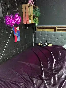 Snapshot of Shy-Ivy chatting on March 27, 9:47 pm Shy-Ivy online show from March 27, 9:47 pm