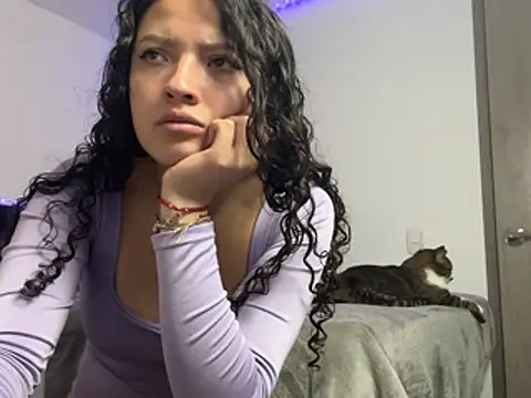 Snapshot of Zhara_williams chatting on May 11, 12:22 pm Zhara williams online show from May 11, 12:22 pm