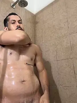 Snapshot of DARG_17 chatting on April 4, 12:02 pm DARG 17 online show from April 4, 12:02 pm