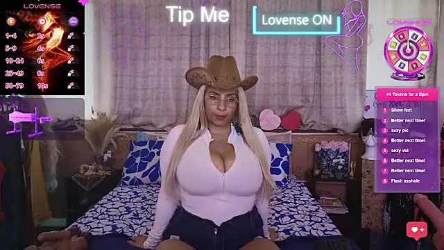 LaReineCleo online show from February 23, 11:07 am