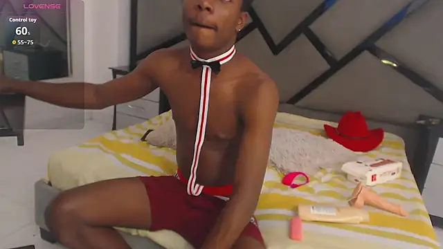 NoahJhonson69 online show from December 5, 7:10 pm