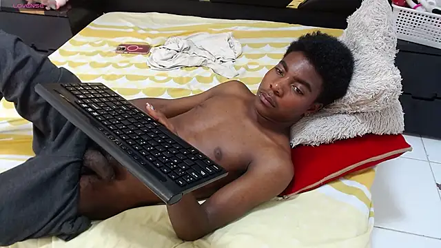 NoahJhonson69 online show from May 11, 2:45 pm