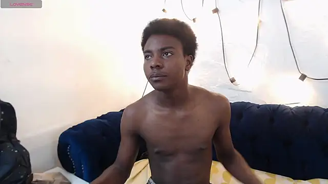 NoahJhonson69 online show from May 13, 12:46 pm