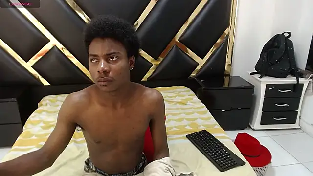 NoahJhonson69 online show from June 26, 11:47 am
