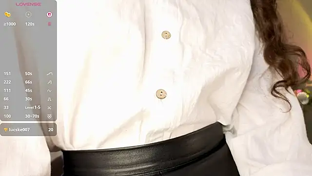 SudieNatera online show from December 5, 5:38 am