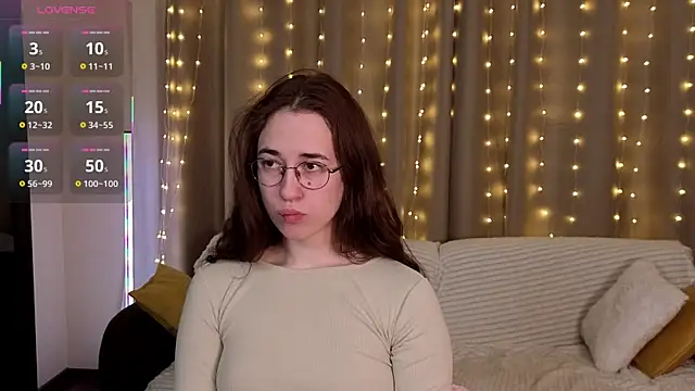 SudieNatera online show from December 14, 5:13 am