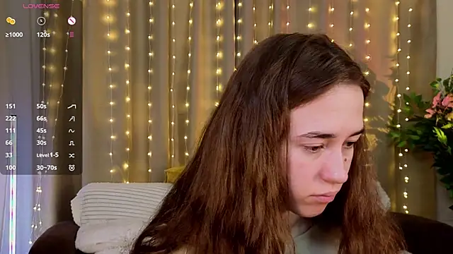 SudieNatera online show from December 22, 5:37 am