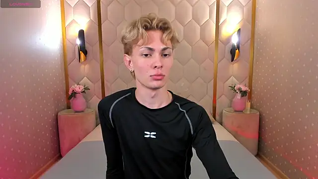 Snapshot of Even_Vrot chatting on November 21, 7:45 pm Even Vrot online show from November 21, 7:45 pm