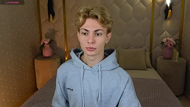 Snapshot of Even_Vrot chatting on December 5, 8:49 pm Even Vrot online show from December 5, 8:49 pm