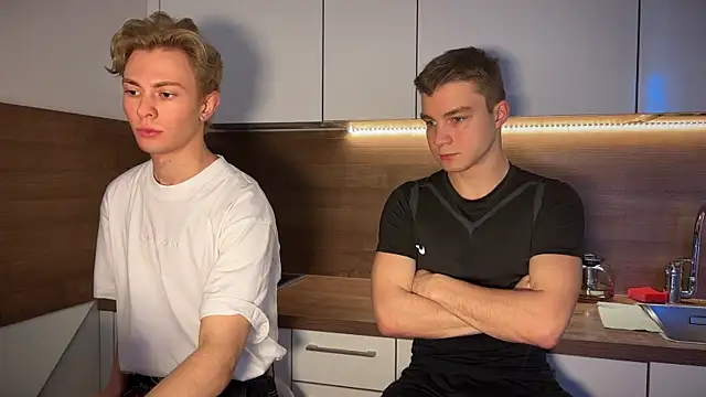 Snapshot of Even_Vrot chatting on February 7, 7:56 am Even Vrot online show from February 7, 7:56 am