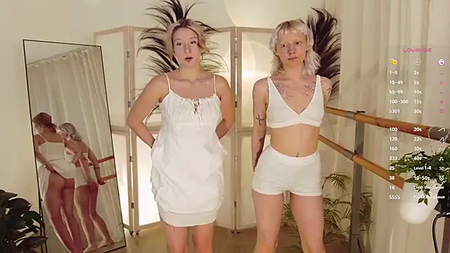 Snapshot of secretsireny chatting on November 21, 8:40 pm secretsireny online show from November 21, 8:40 pm