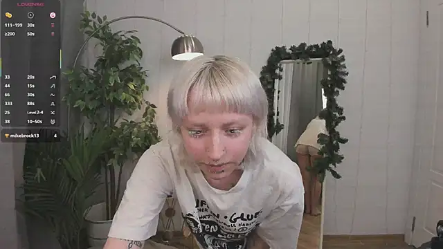 Snapshot of secretsireny chatting on December 20, 9:00 pm secretsireny online show from December 20, 9:00 pm