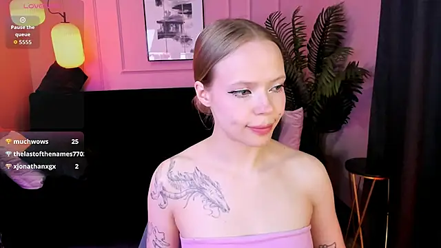 Snapshot of lucy_loy chatting on April 26, 4:26 pm lucy loy online show from April 26, 4:26 pm