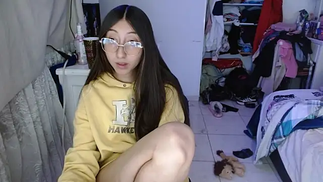 Nanylux online show from December 4, 4:00 am