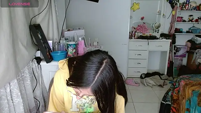 Nanylux online show from December 18, 2:50 am