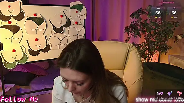 Ursula Andres online show from April 28, 1:04 am