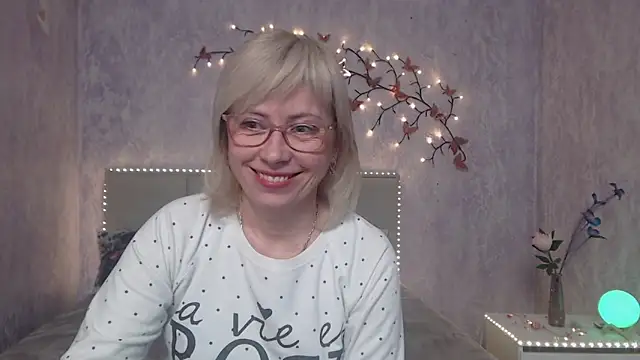 LaurenWishy online show from March 1, 6:26 am